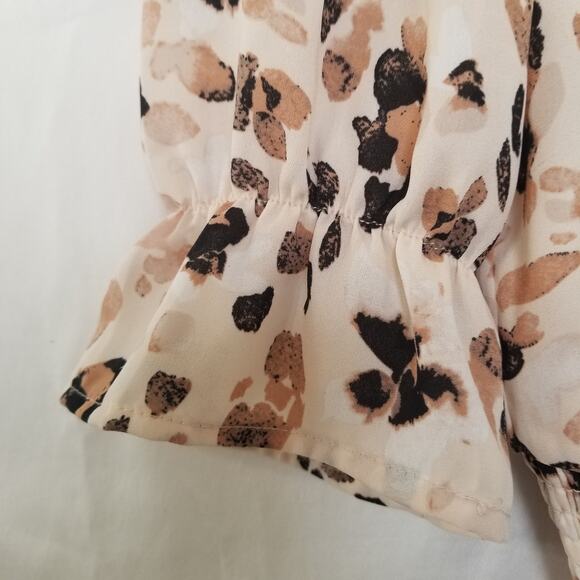 Philosophy Pullover V-Neck Animal Print Top Smocked At Hem Ruffled Sleeve Size M - Picture 5 of 9